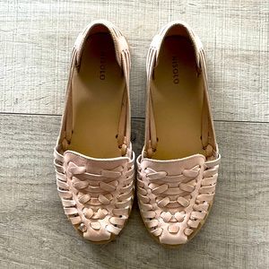 Nisolo Women’s Huarache Sandal in Desert Rose, size 6